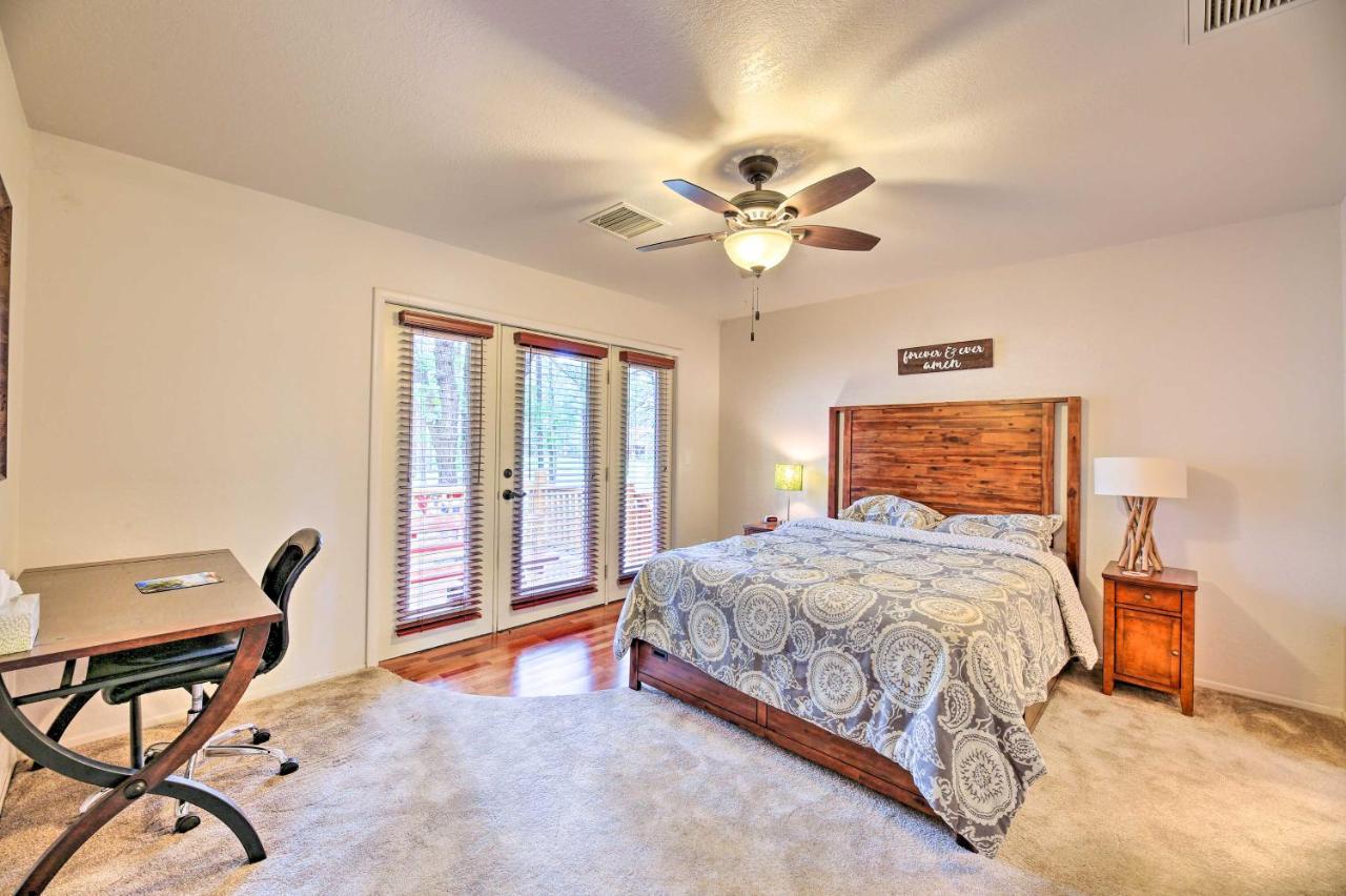 Lush Pinetop Retreat With Large Deck And Wooded Yard! Buitenkant foto